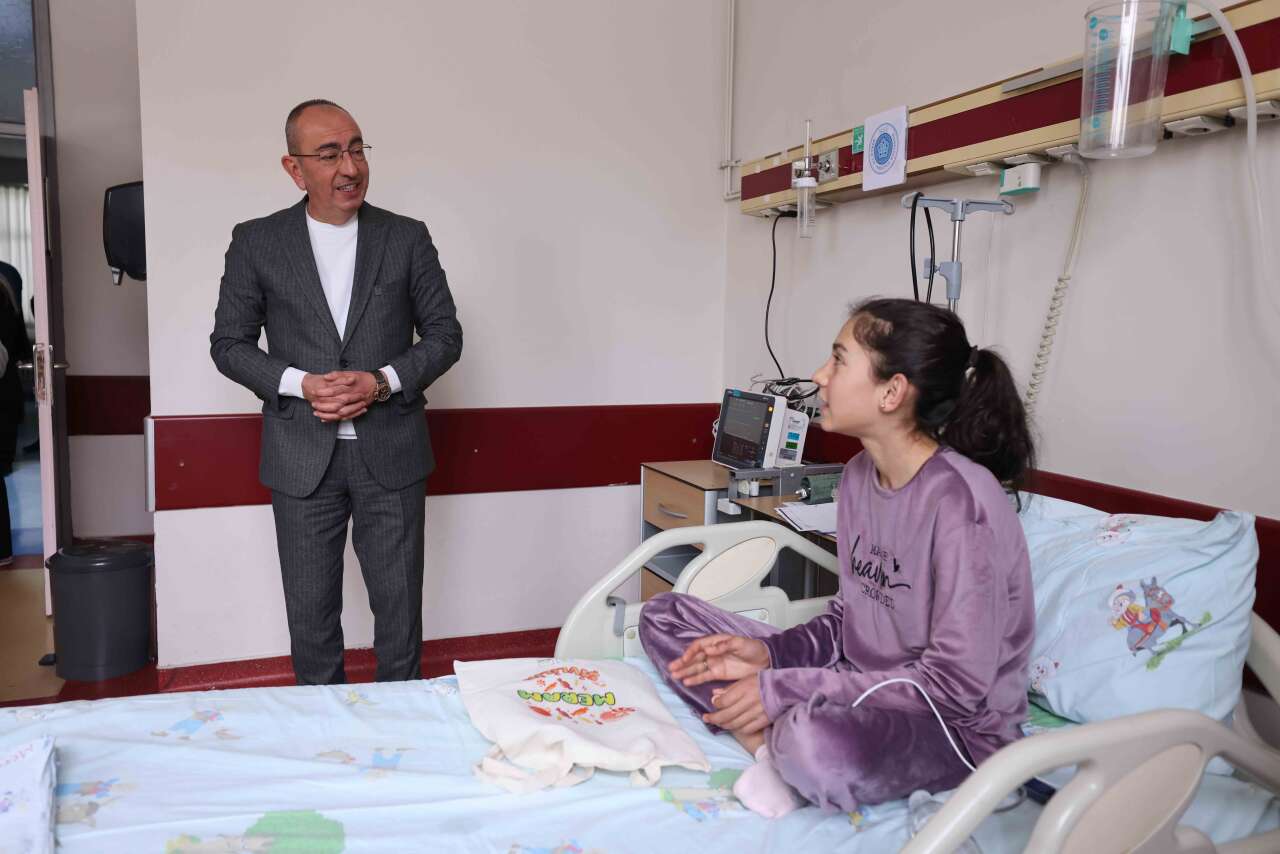 Konya sokaklarını şenlendiren şivlilik, hastane odalarına da yansıdı 7